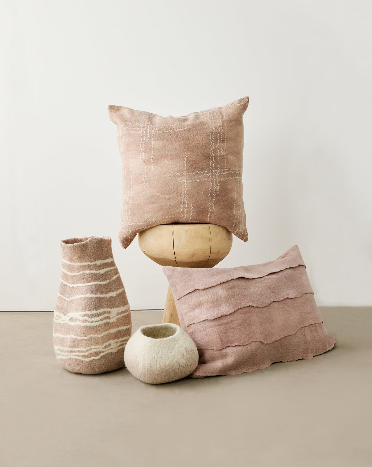 Soft Stone Ombre Decorative Wool Ukhamba Bowl