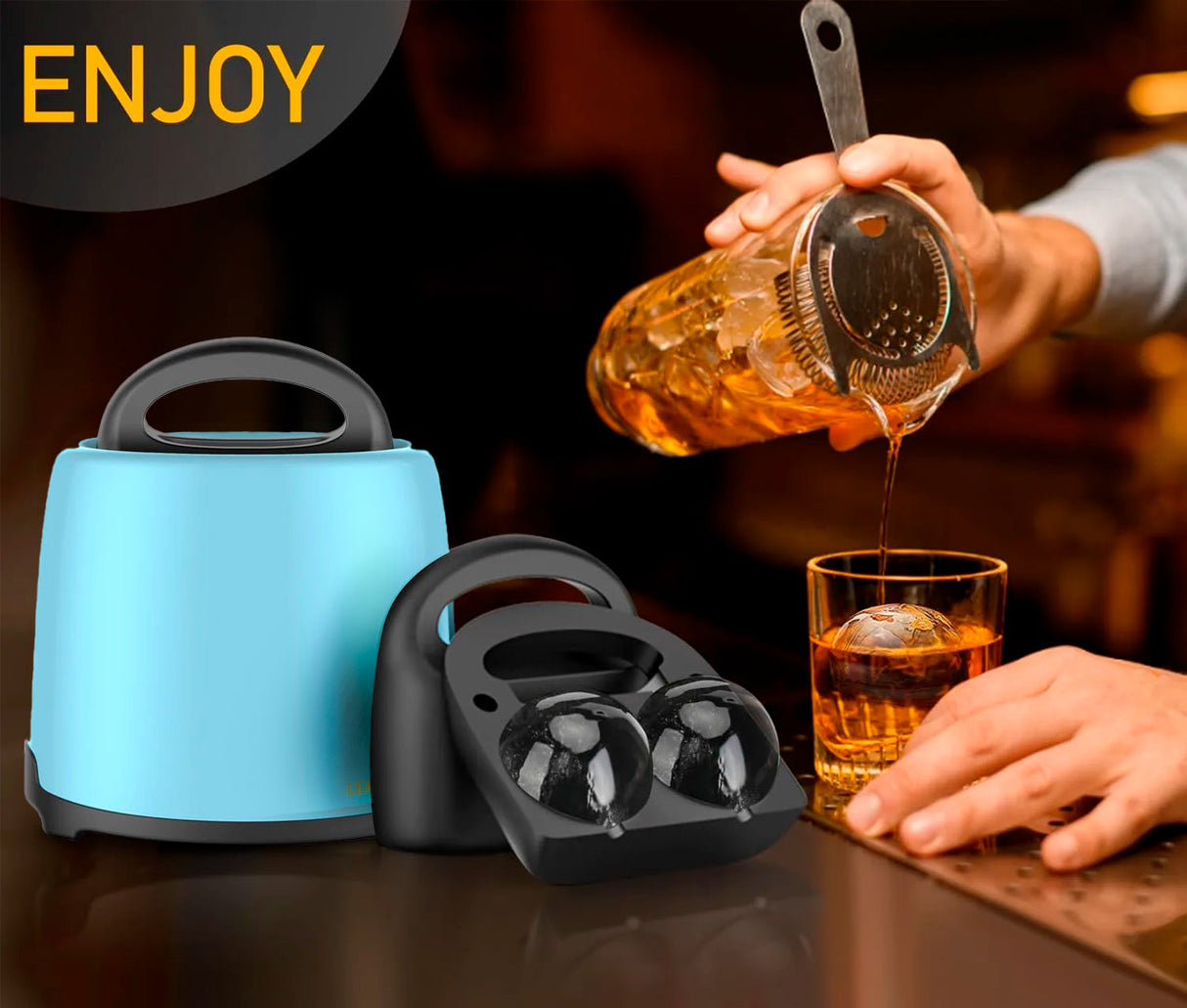 Crystal Clear Round Ice Maker - 2 2.5" Clear Ice Cubes