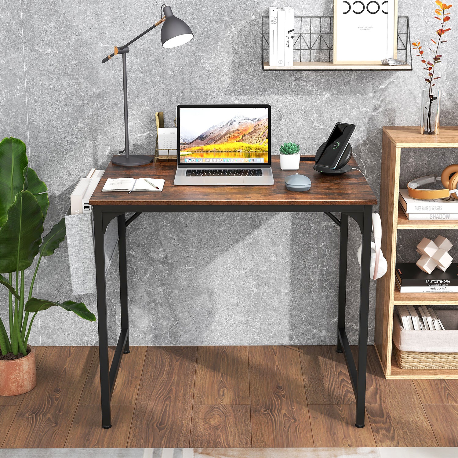 32 Inch Computer Desk Small Home Office Desk with Charging Station
