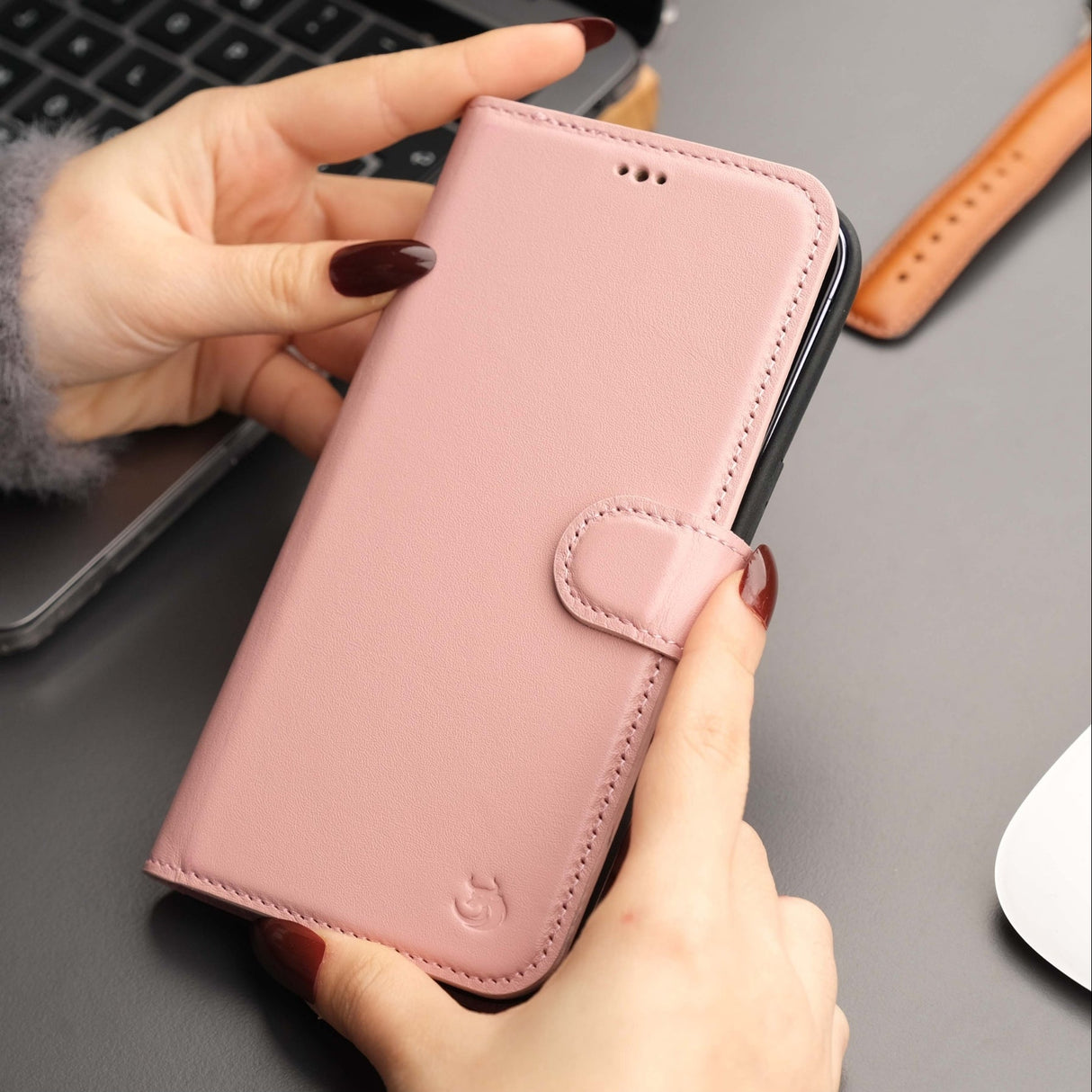 Casper Leather iPhone 15 Pro Max Wallet Case | Detachable MagSafe Compatible RFID Protection