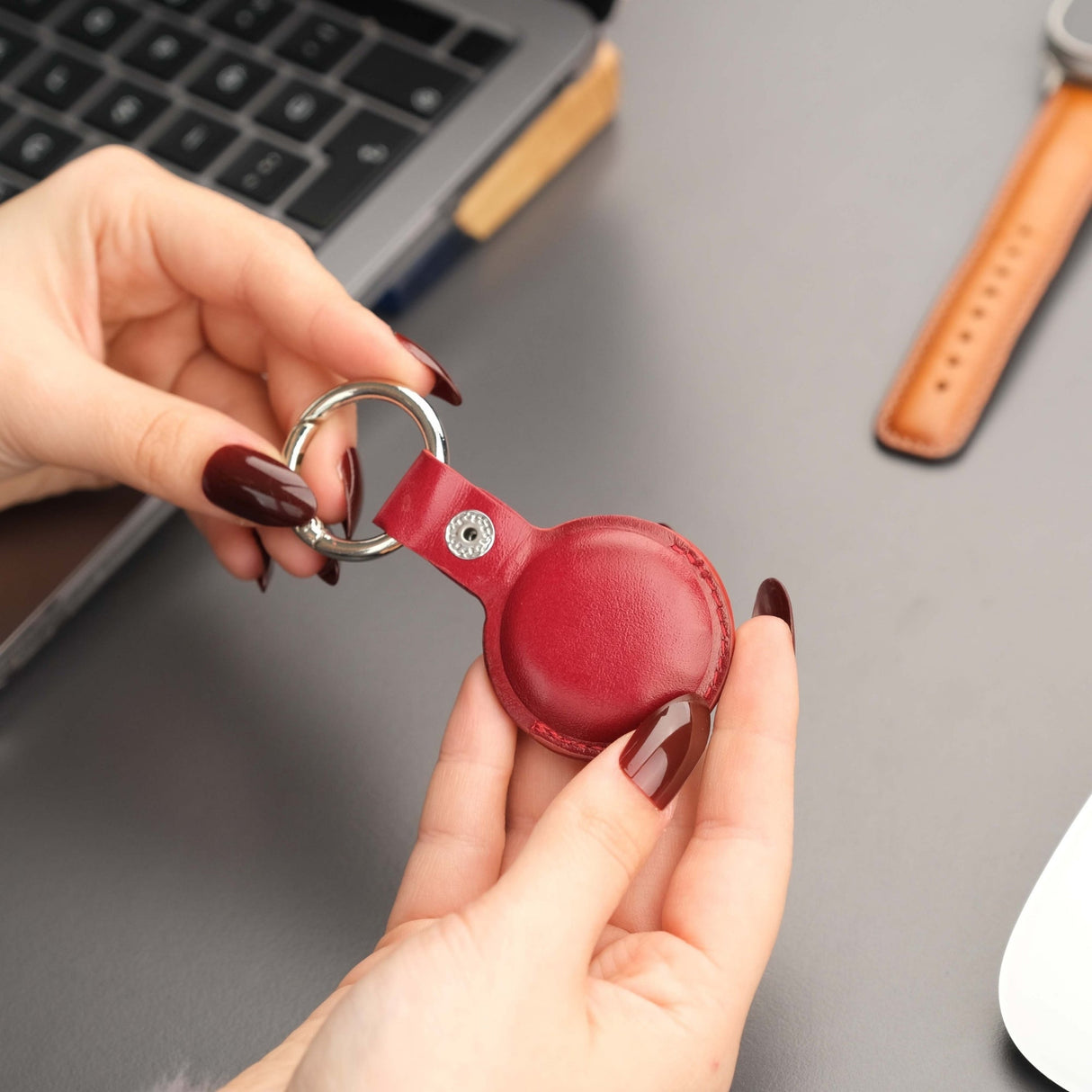 Saratoga Leather AirTag Holder