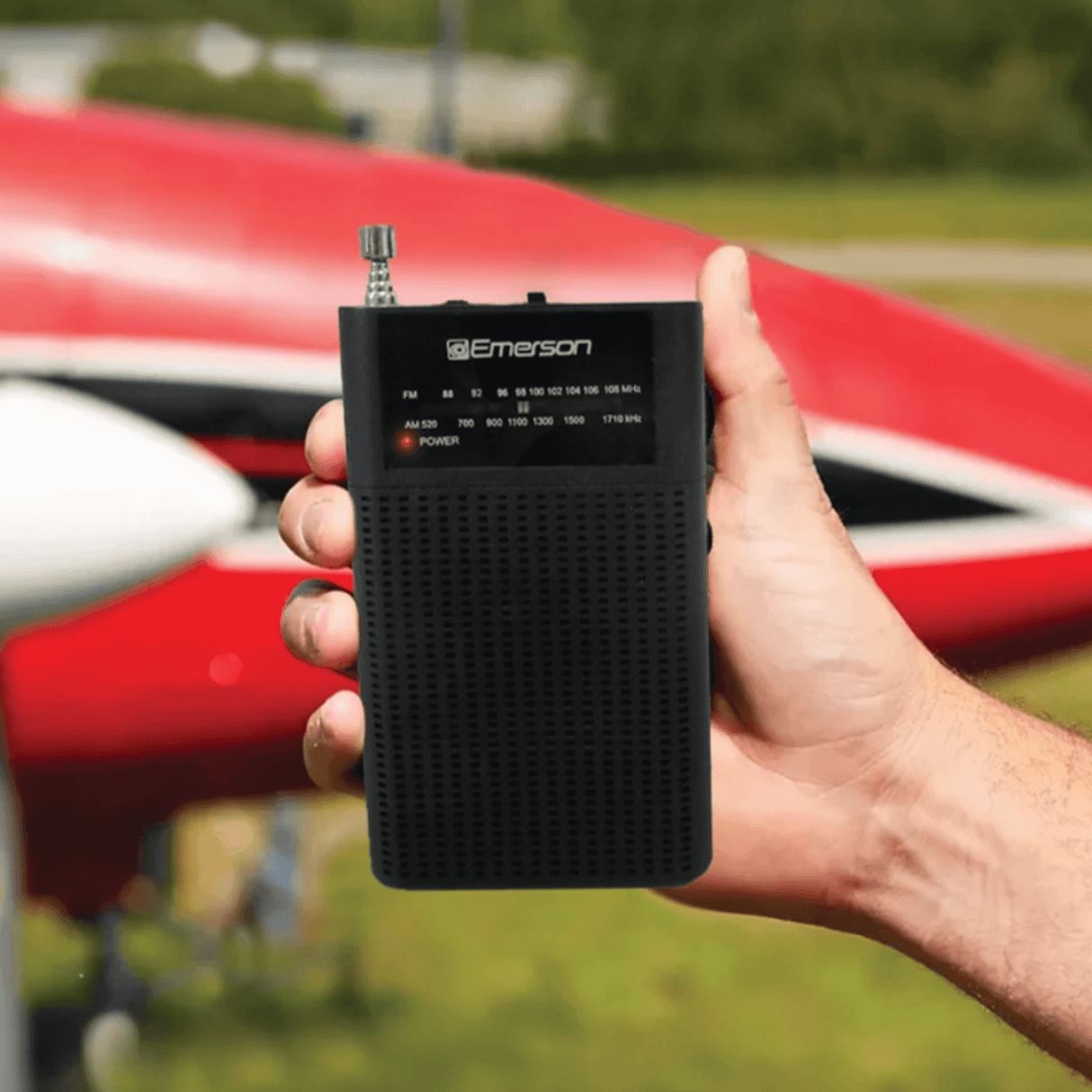 Emerson Portable AMFM Radio with Built-In Speaker and Easy Removable Belt Clip