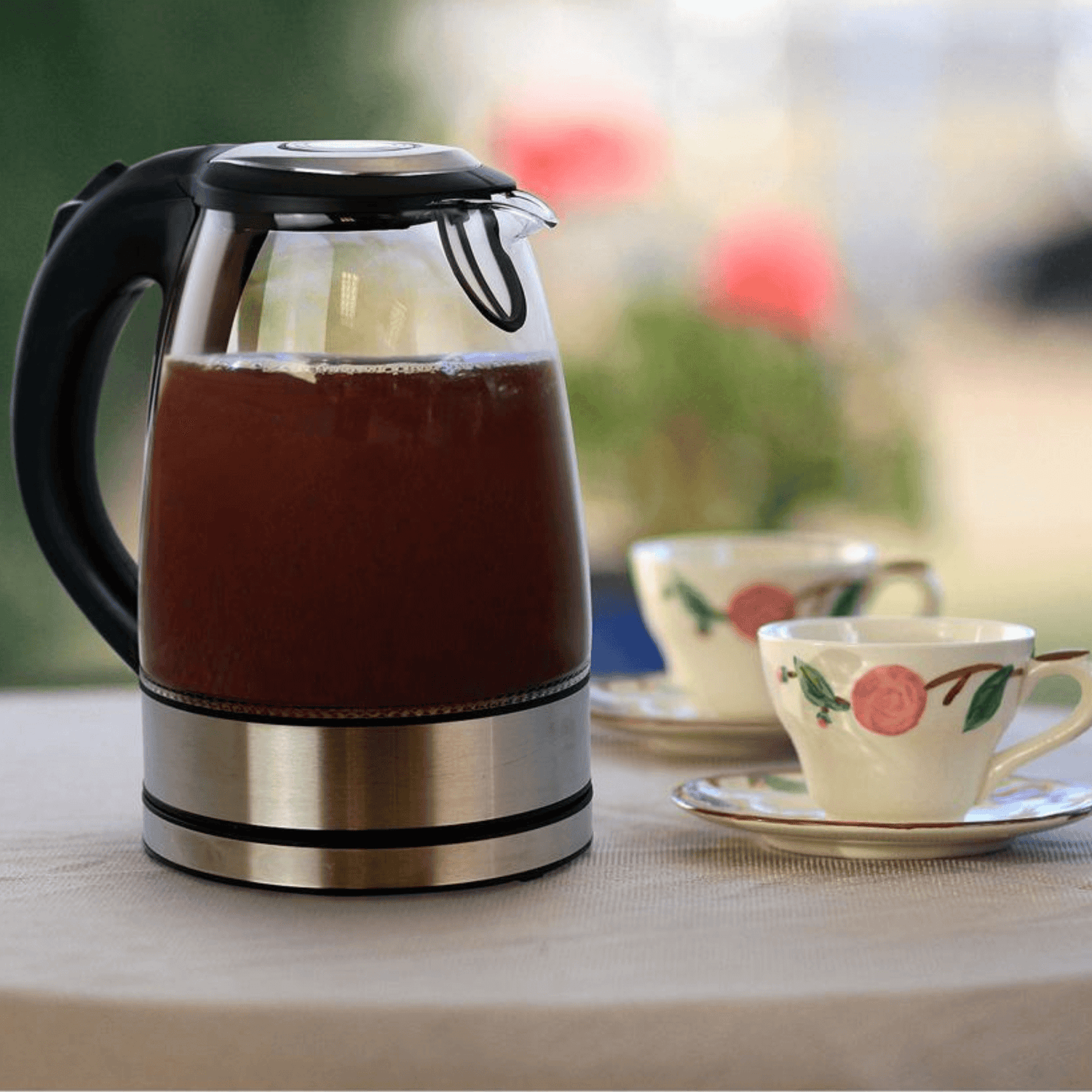 Better Chef 1500W 7-Cup Cordless Electric Borosilicate Glass Kettle with 360 Degree Swivel Base