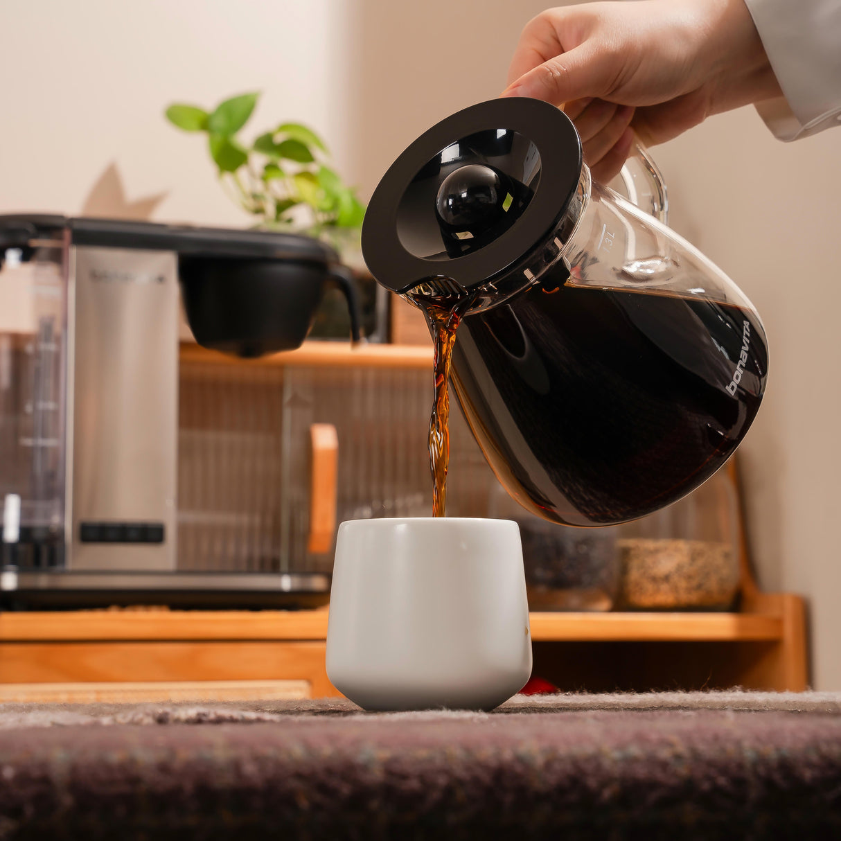 Enthusiast 8-Cup Drip Coffee Brewer with 1.3L Thermal or Glass Carafe
