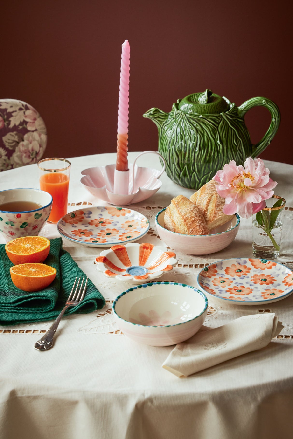 Ceramic Teapot with Embossed Kale Design - Hand Painted - 1,6L / 54.1 oz