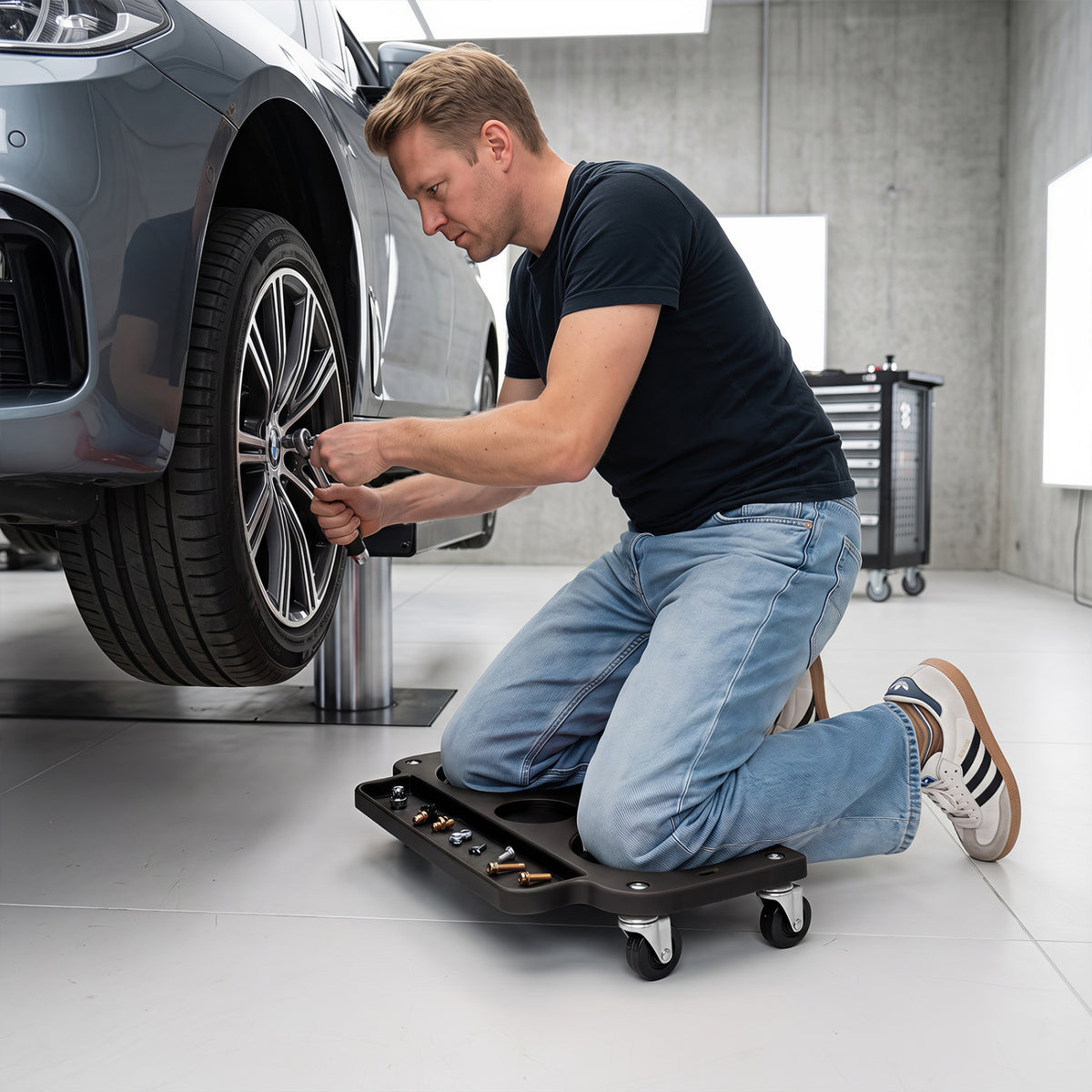 Rolling Knee Creeper with 360° Swivel Casters Lightweight Kneeling Pads