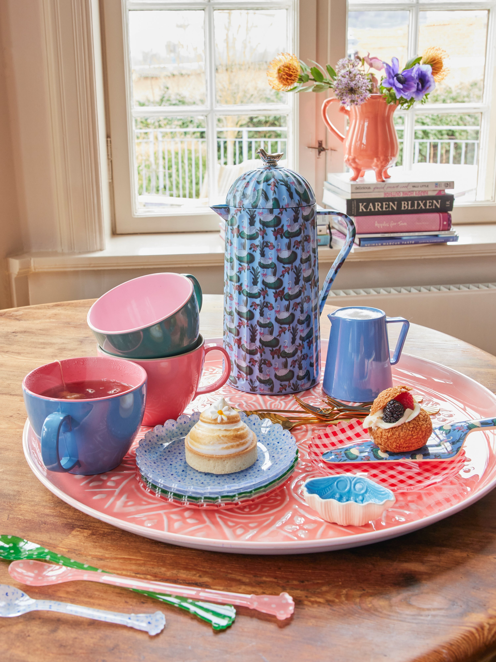 Thermo with Silver Bird Lid With Swan Lake Print