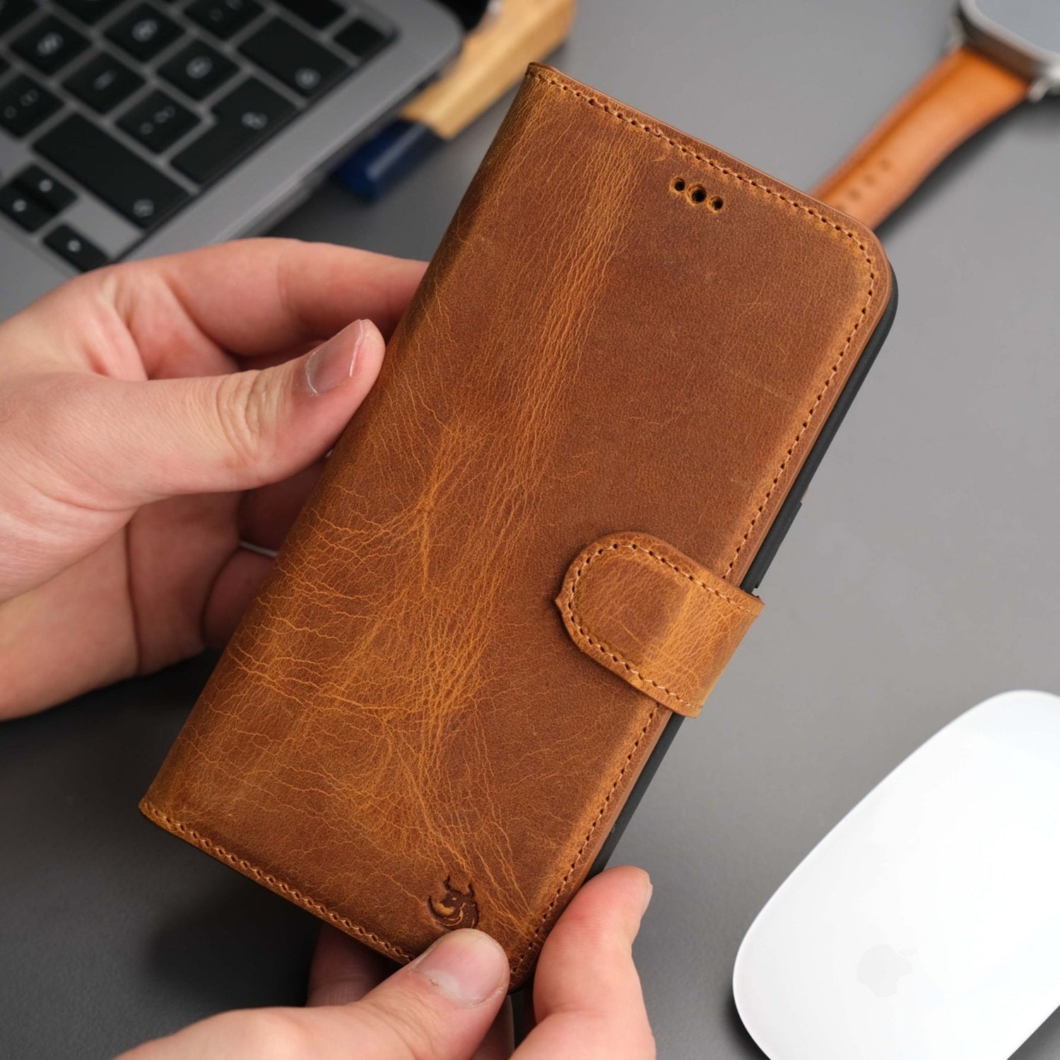 Casper Leather iPhone 14 Pro Wallet Case | MagSafe