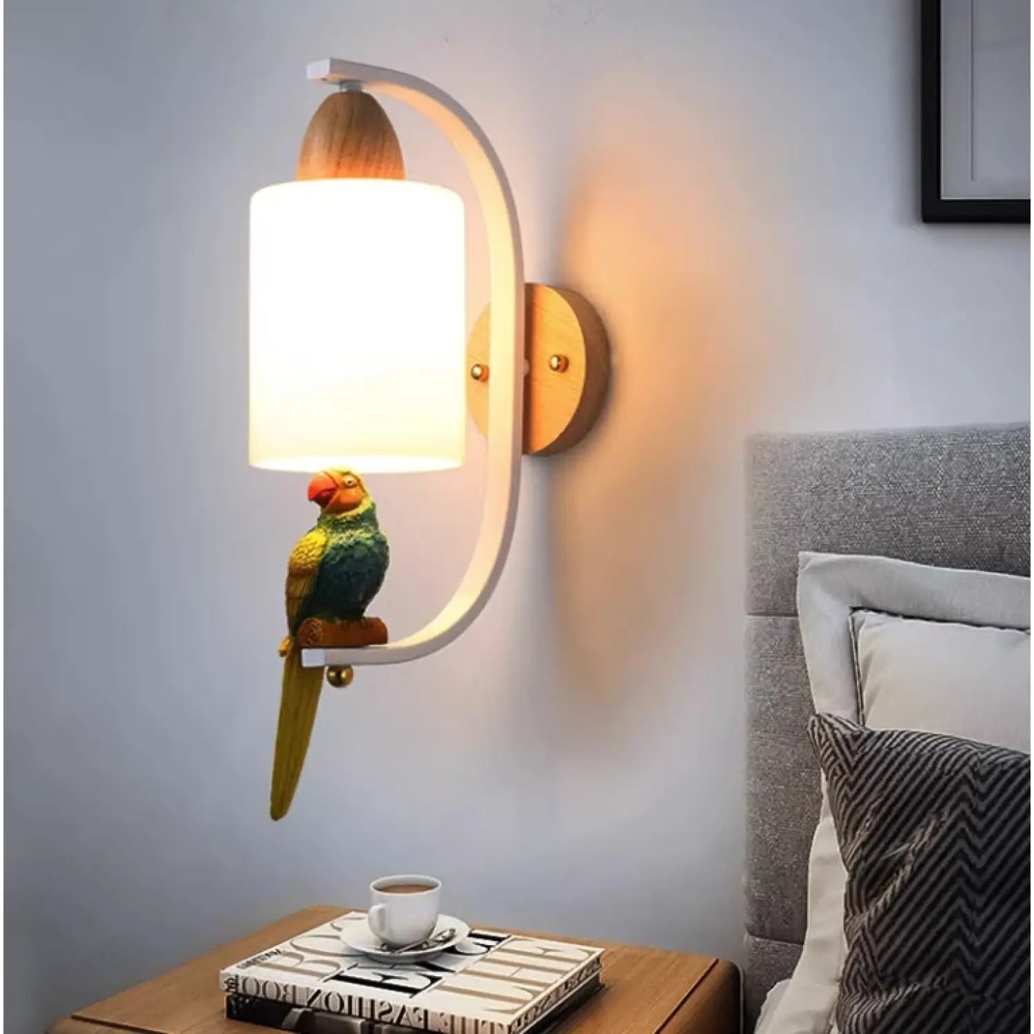 Creative Bird Lamp with Solid Wood Design for Aisle & Living Room