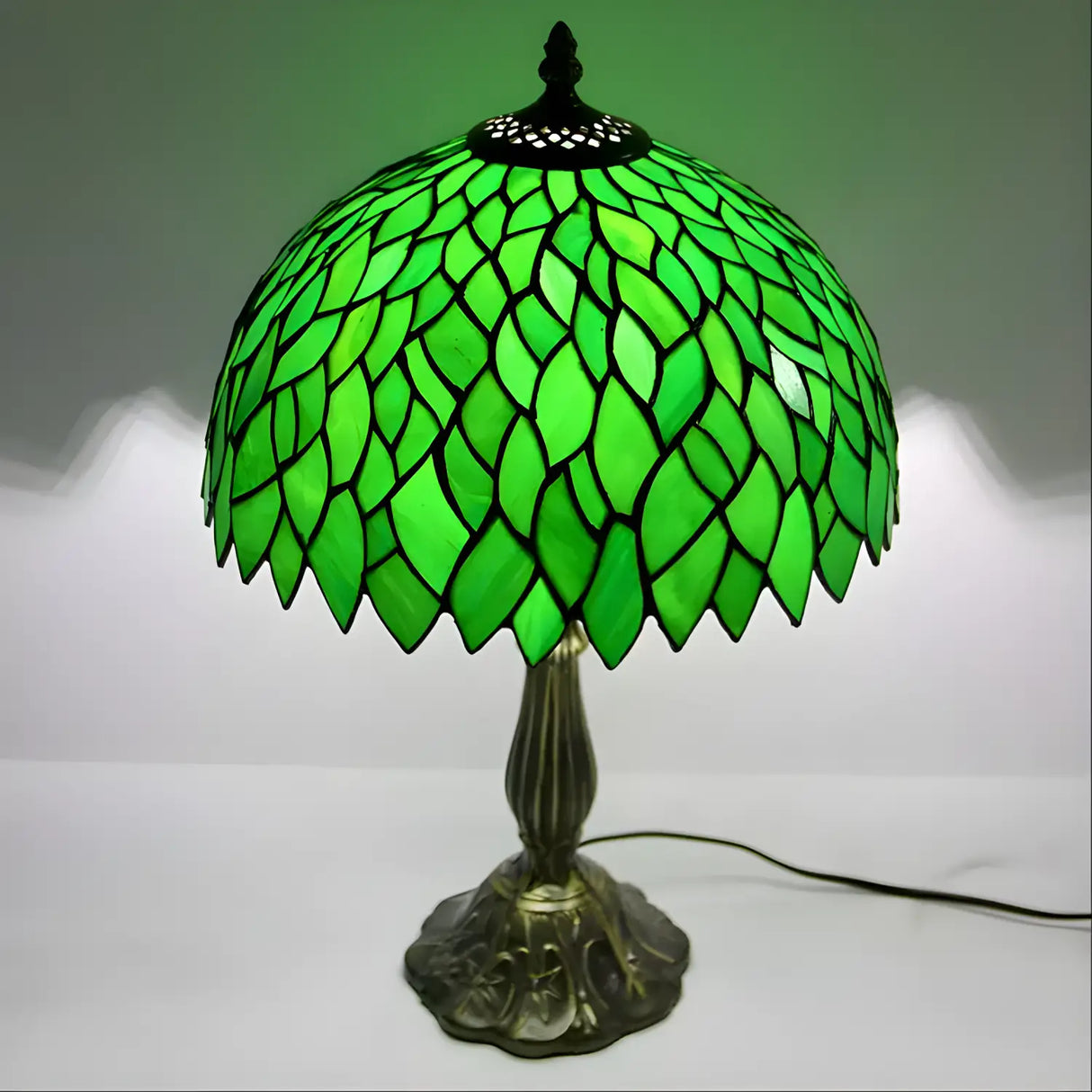 Green Leaf Tiny Tiffany Lamp | Glass Tabletop