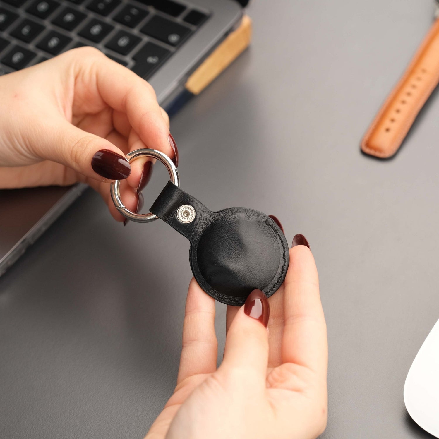 Saratoga Leather AirTag Holder