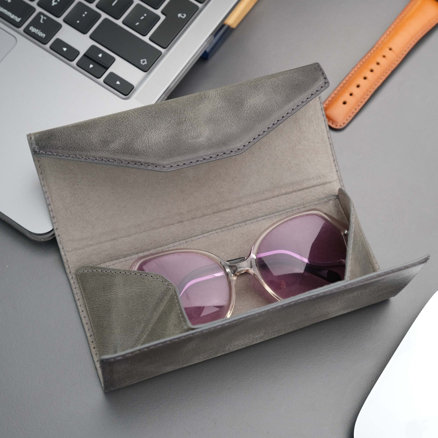 Triangle Leather Glasses Case – Vintage Eyewear Holder