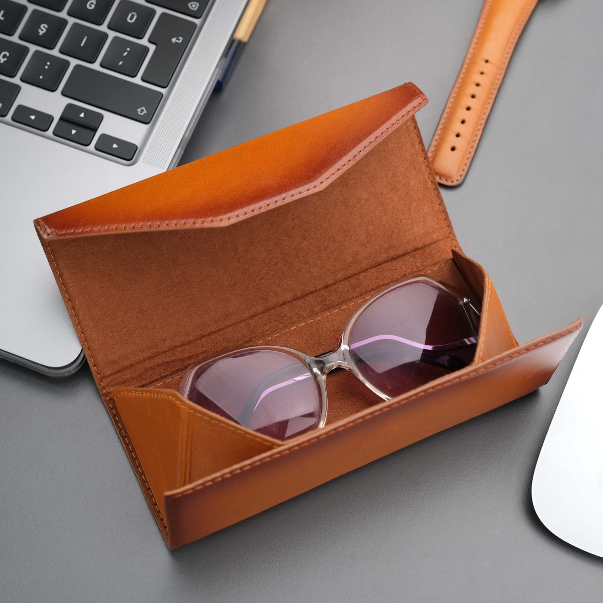 Triangle Leather Glasses Case – Vintage Eyewear Holder