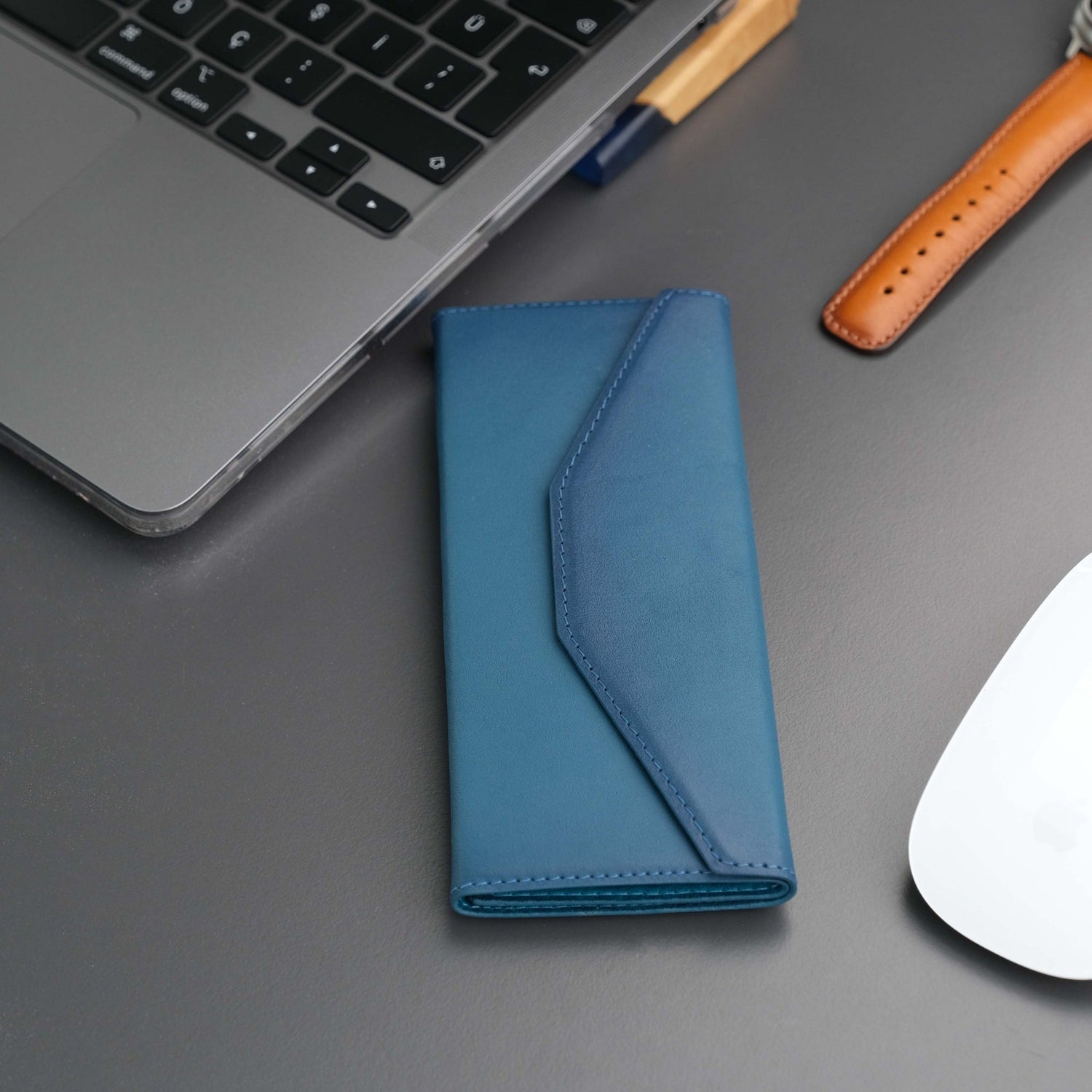 Triangle Leather Glasses Case – Vintage Eyewear Holder