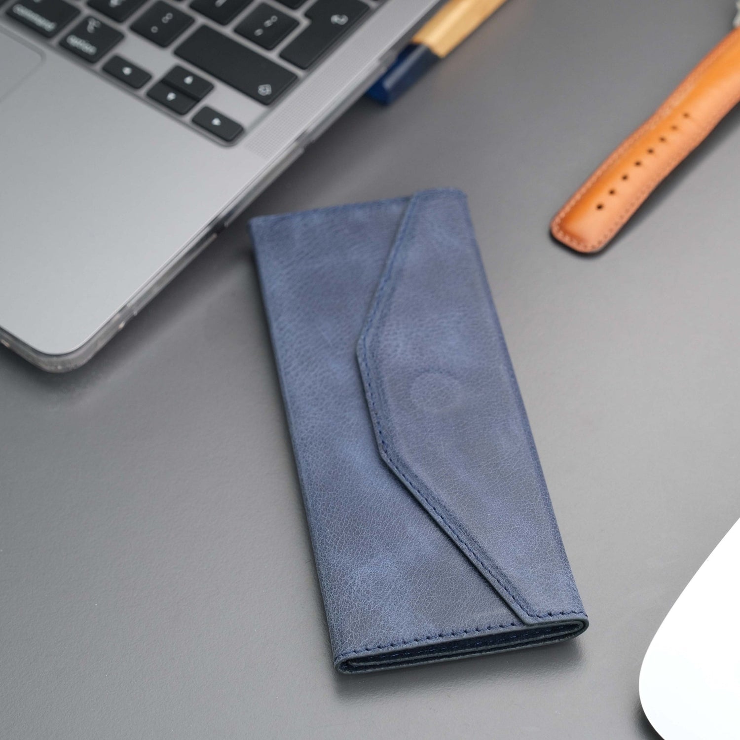 Triangle Leather Glasses Case – Vintage Eyewear Holder