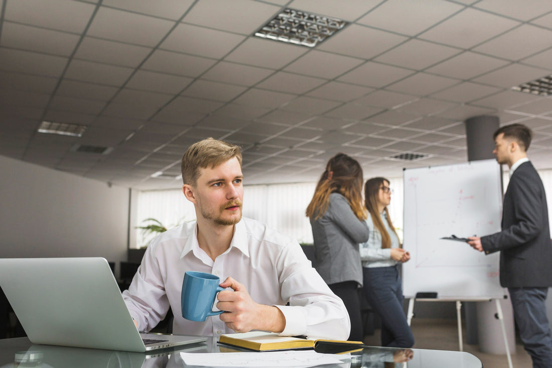 Managing Stress at Work: Creating a Workspace That Promotes Calm and Efficiency