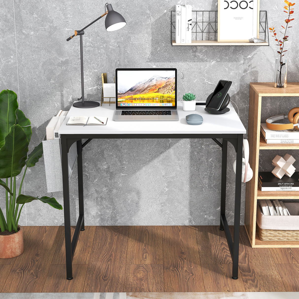 32 Inch Computer Desk Small Home Office Desk with Charging Station