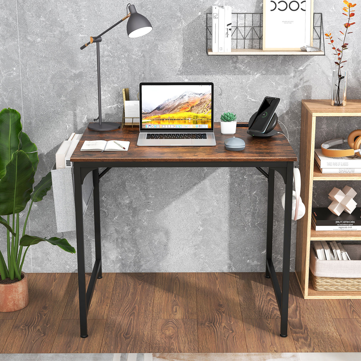 32 Inch Computer Desk Small Home Office Desk with Charging Station