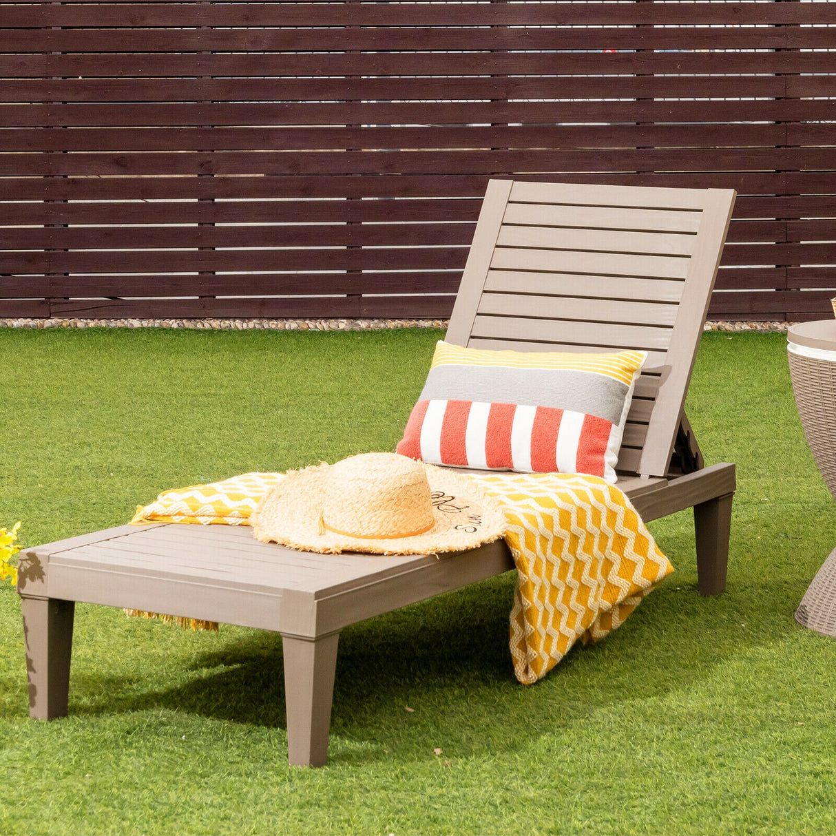 Outdoor Recliner Chair with 5-Position Adjustable Backrest