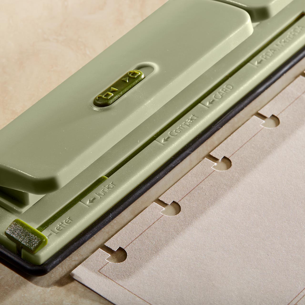 Circa 1-2-3 Portable Discbound Notebook Punch