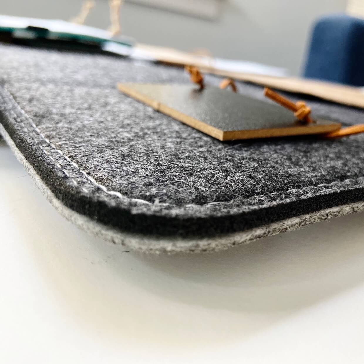 Bagby SOCIAL - 4 Pocket Phone Holder