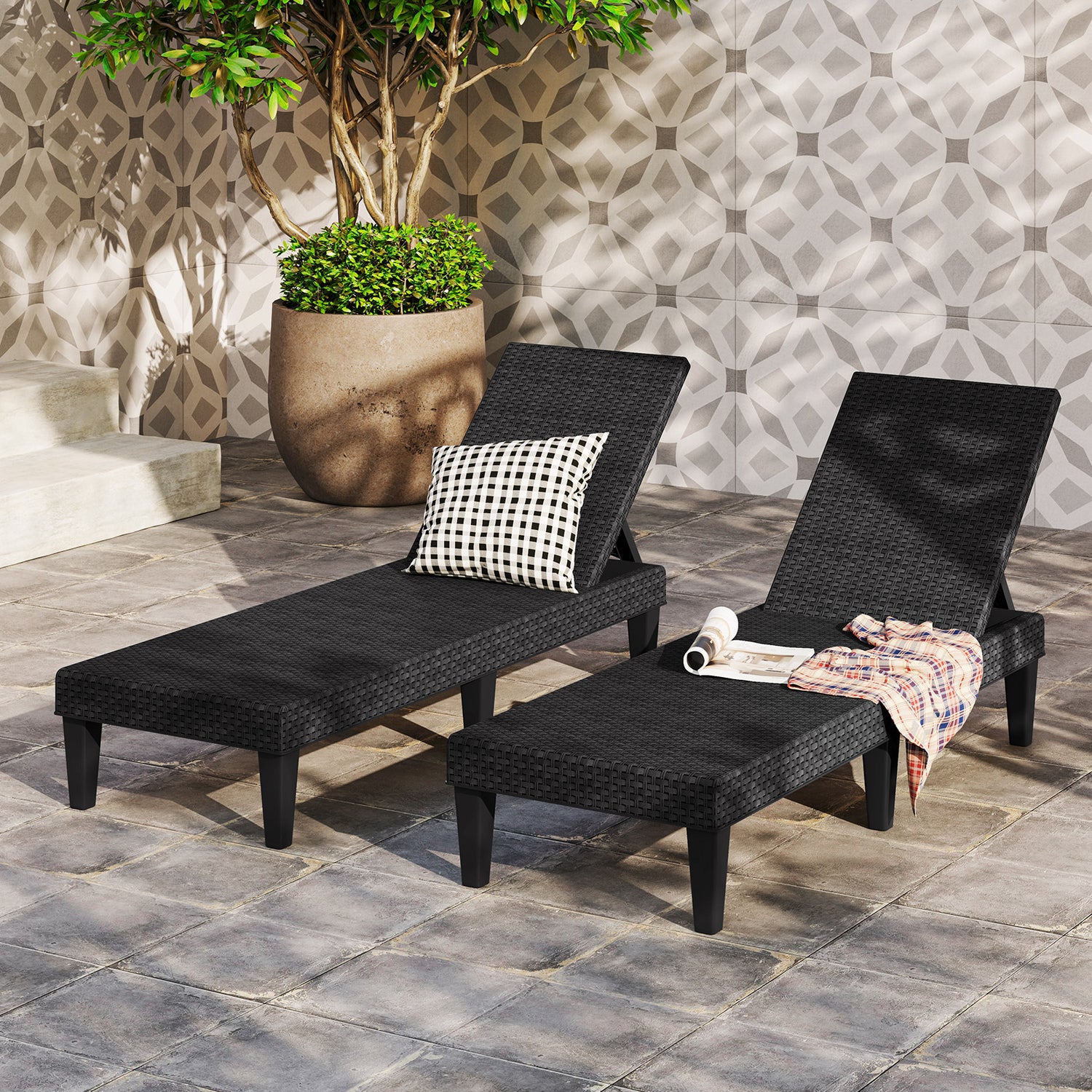 Outdoor Chaise Lounger Chair with Waterproof Rattan Textured PP Surface and 330 lbs Capacity