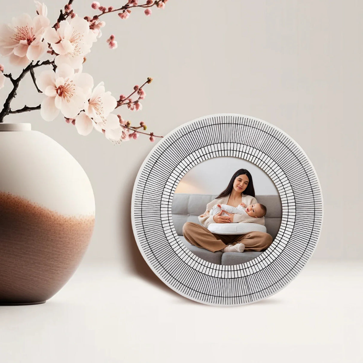 4x4 Round Black & White Picture Frame Linear Sunburst Pattern
