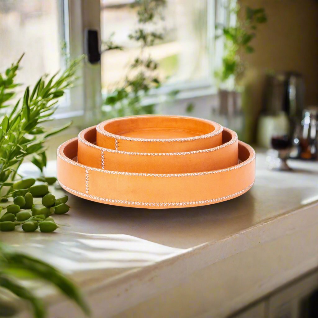 Arco | 13" Cedar Wood & Leather Round Tray