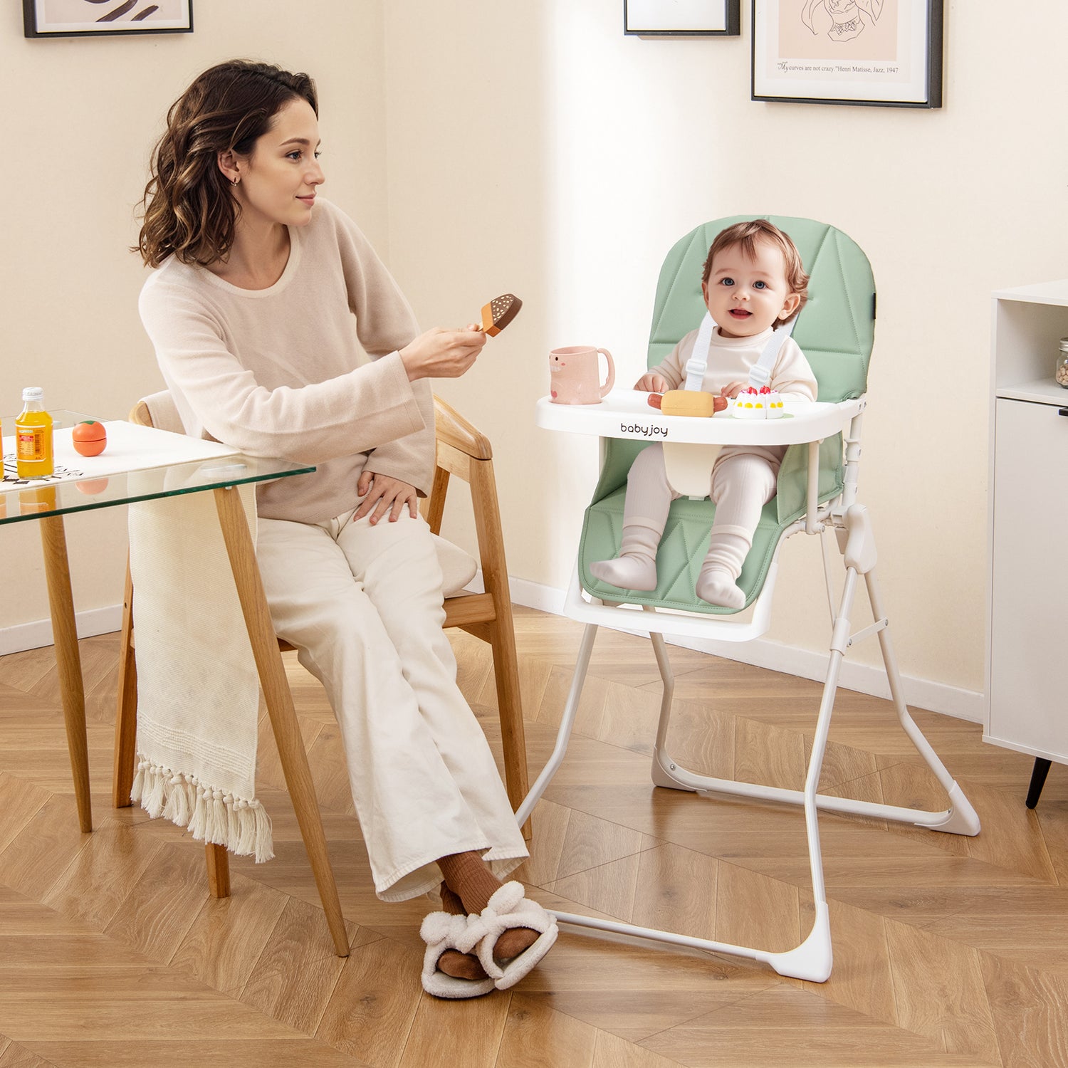 Easy Clean Compact Highchair with Removable Adjustable Tray and PU Seat Cushion