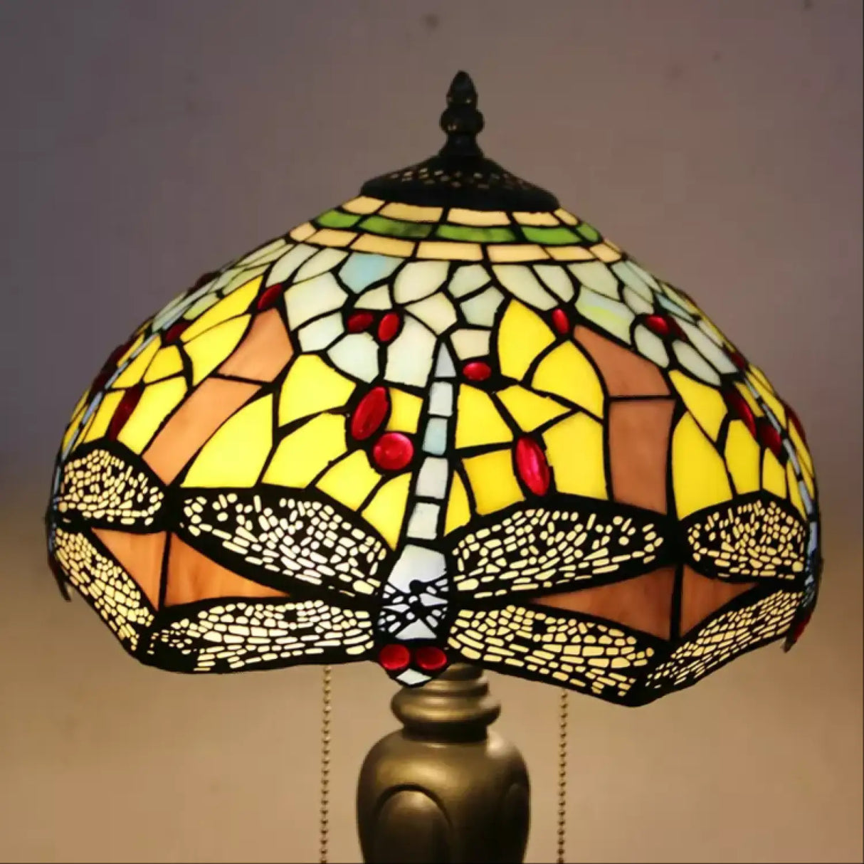 Retro Glass Tiffany Lamp Featuring Dragonfly Glasswork